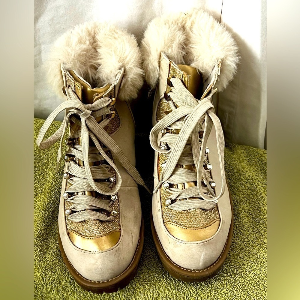 Juicy Couture Heeled Boots Womens Size 8M Gold Sude Leather Faux Fur Lace-up